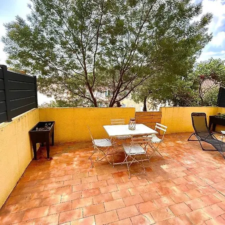 아파트 Proche Avec Terrasse Et Jardin Privatif 히에레